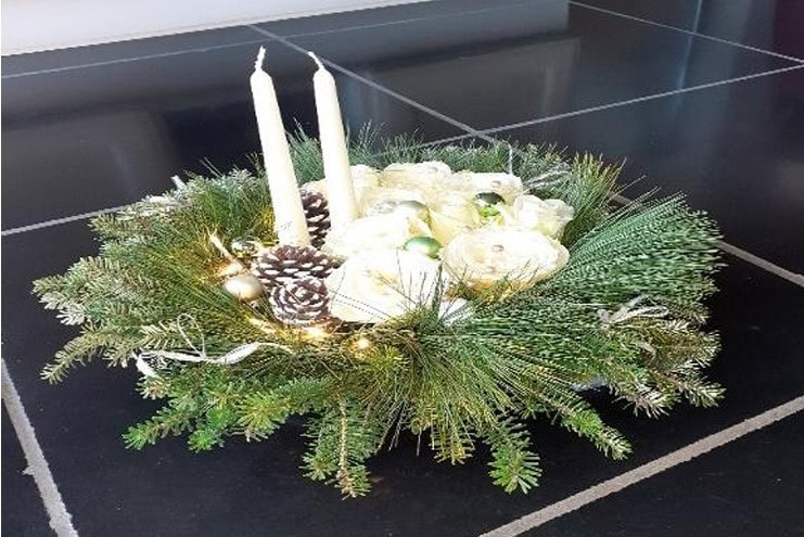 20251208 Kerststuk Met Nicole