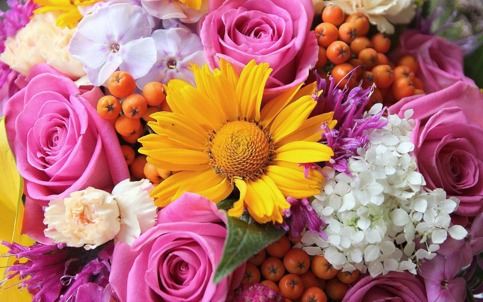 Foto Van Een Prachtig Boeket Gekleurde Bloemen