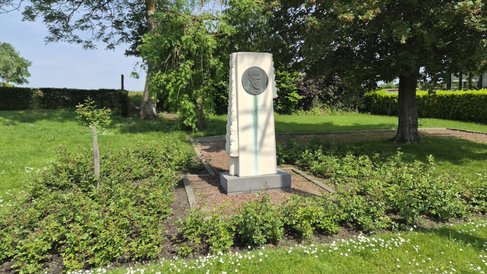 Monument Papeleu Monument Papeleu