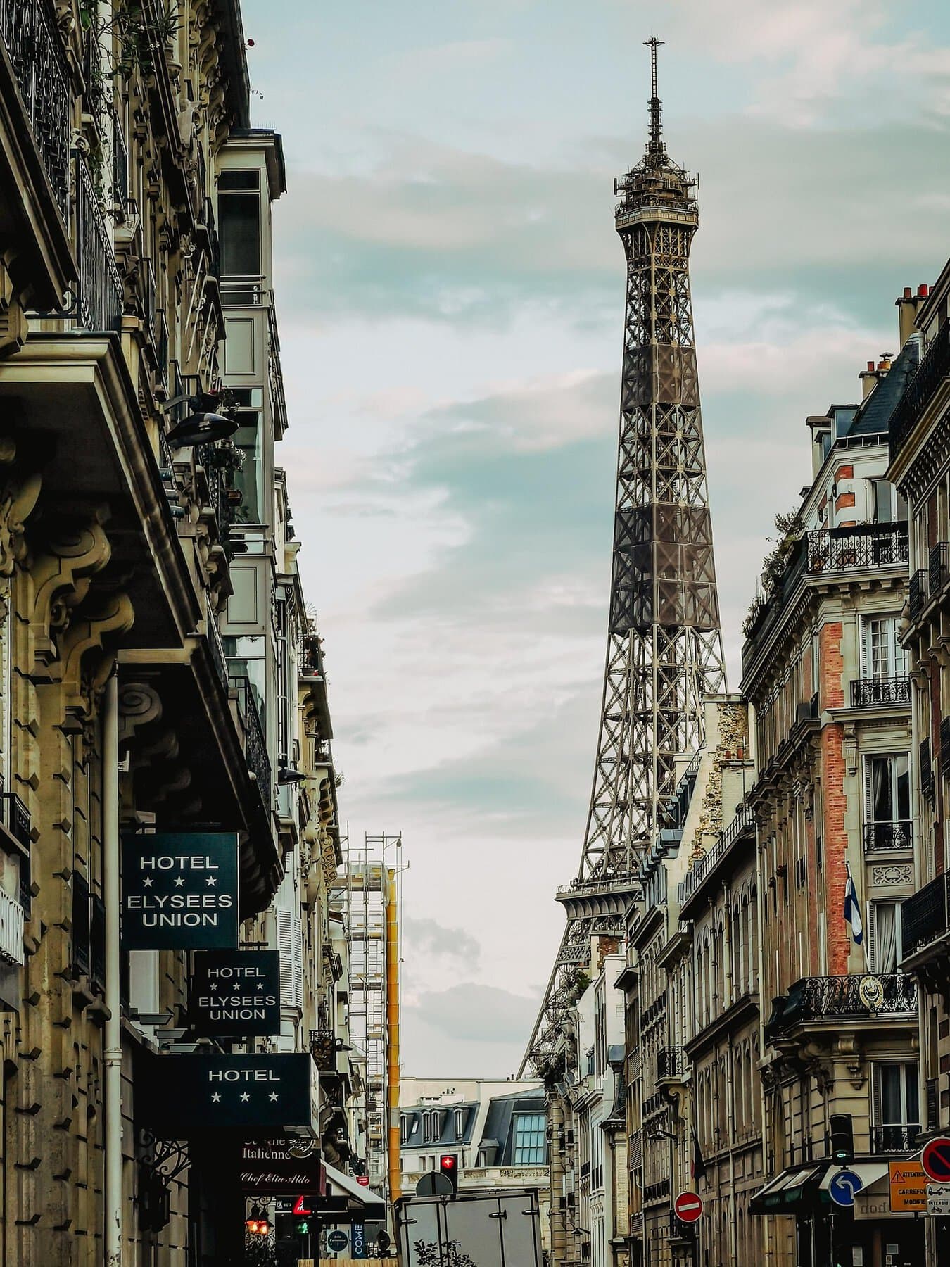 Travelwithzhuk Tourist Attraction 6491734 1920