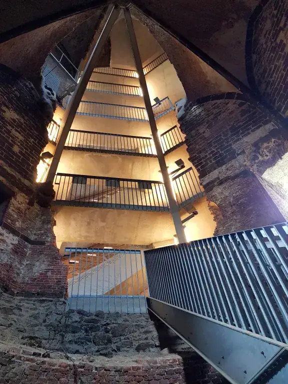 Zichem Maagdentoren Binnenin M