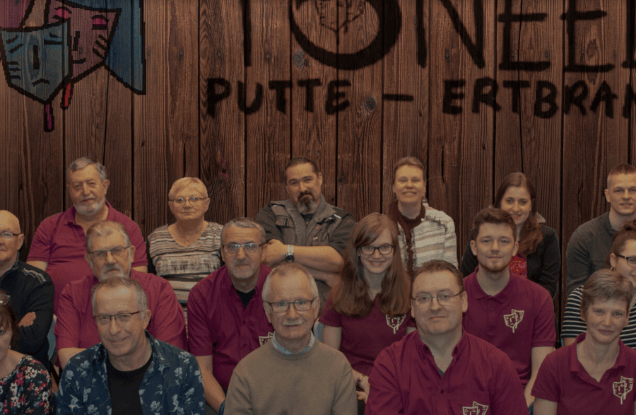 Toneel Putte Ertbrand